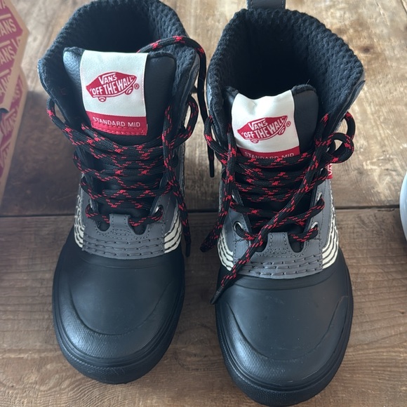 NIB Vans standard MTE snow boot az 4.5 men 6 woman black and gray - Picture 4 of 7